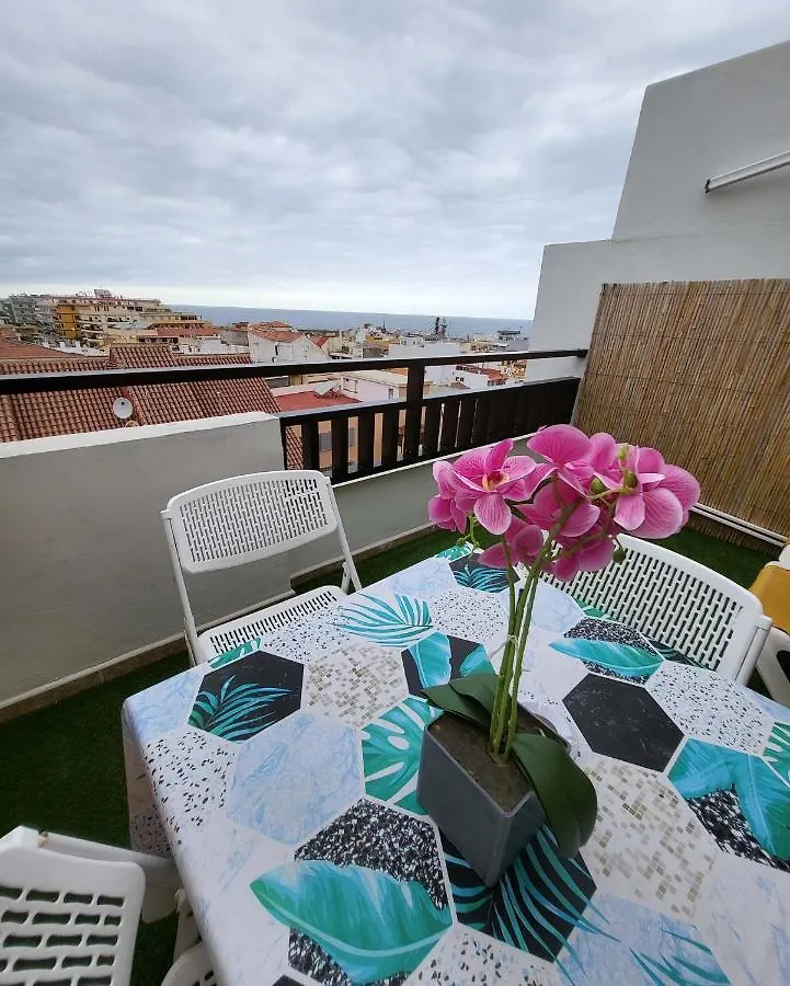 Atico Con Piscina En El Centro Puerto De La Cruz - Edificio Girasol İspanya